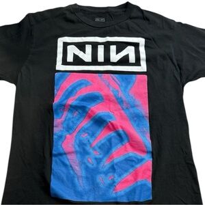 Nine Inch Nails NIN Men’s M Black Graphic Band Tee Slim Fit Blue Pink Art